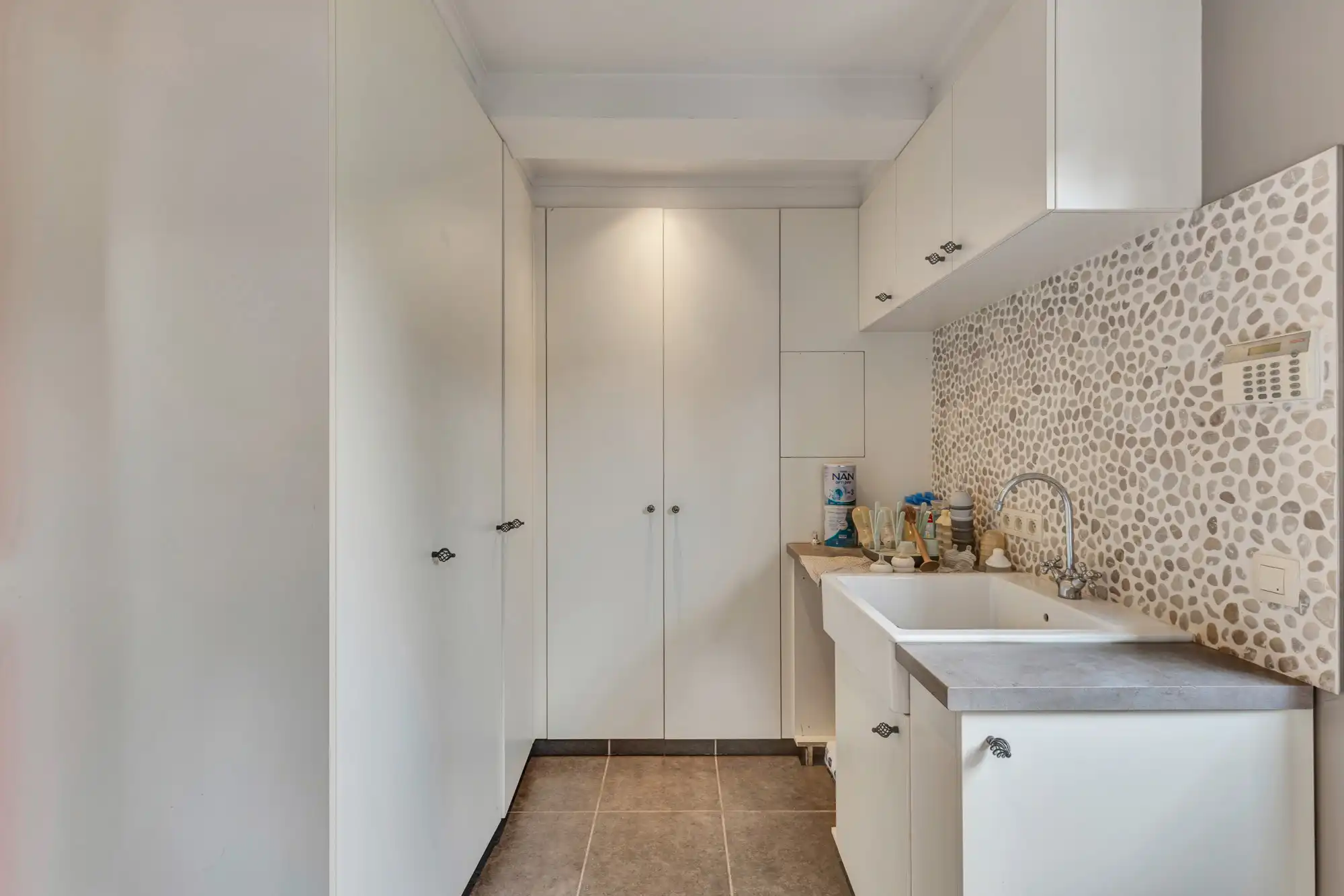 Woning met zwembad en zonnepanelen op toplocatie foto 14