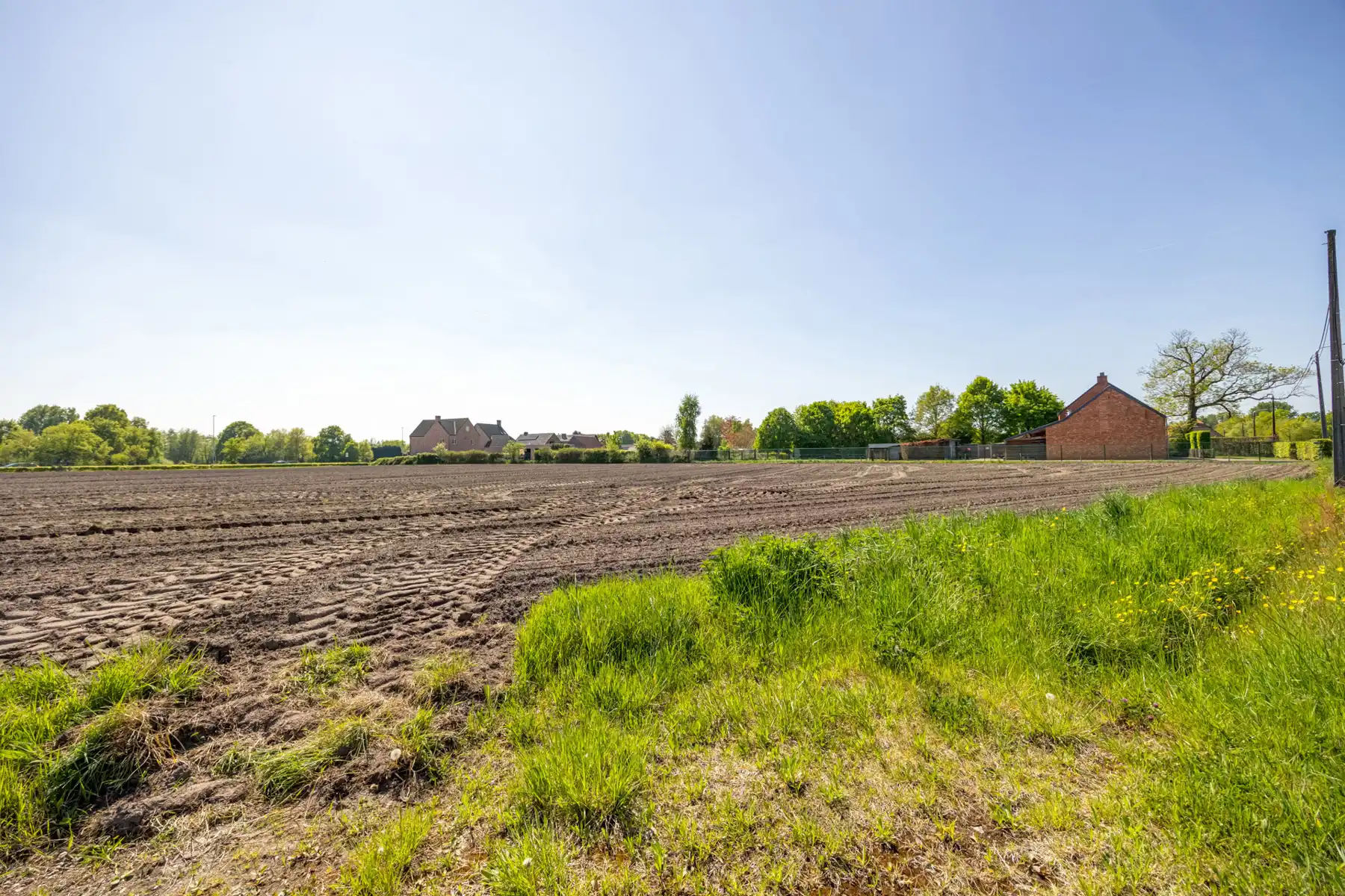 Uitgestrekte landbouwgrond van bijna 3 hectare. foto 12