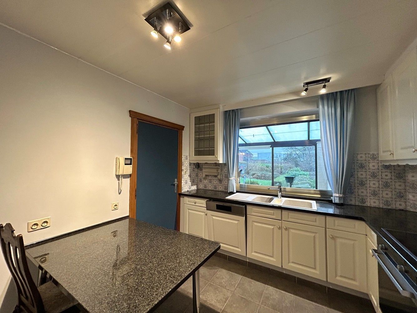 Ruime woning met 5 slaapkamers op perceel van 11a69ca! foto 12