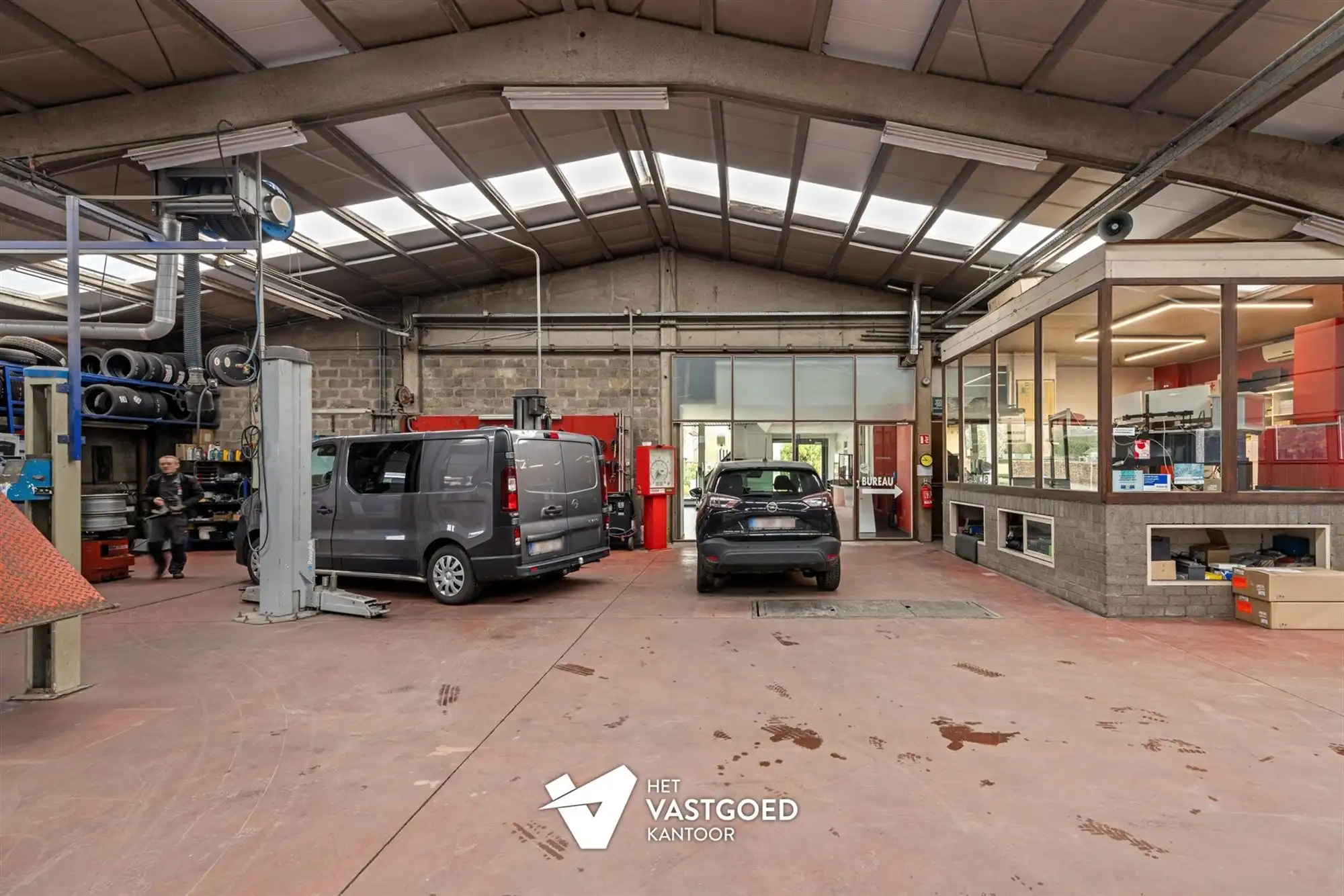 OVER TE NEMEN GARAGE (800M²) EN TANKSTATION GELEGEN OP EEN PERCEEL VAN 2727M² TE HAM foto 24