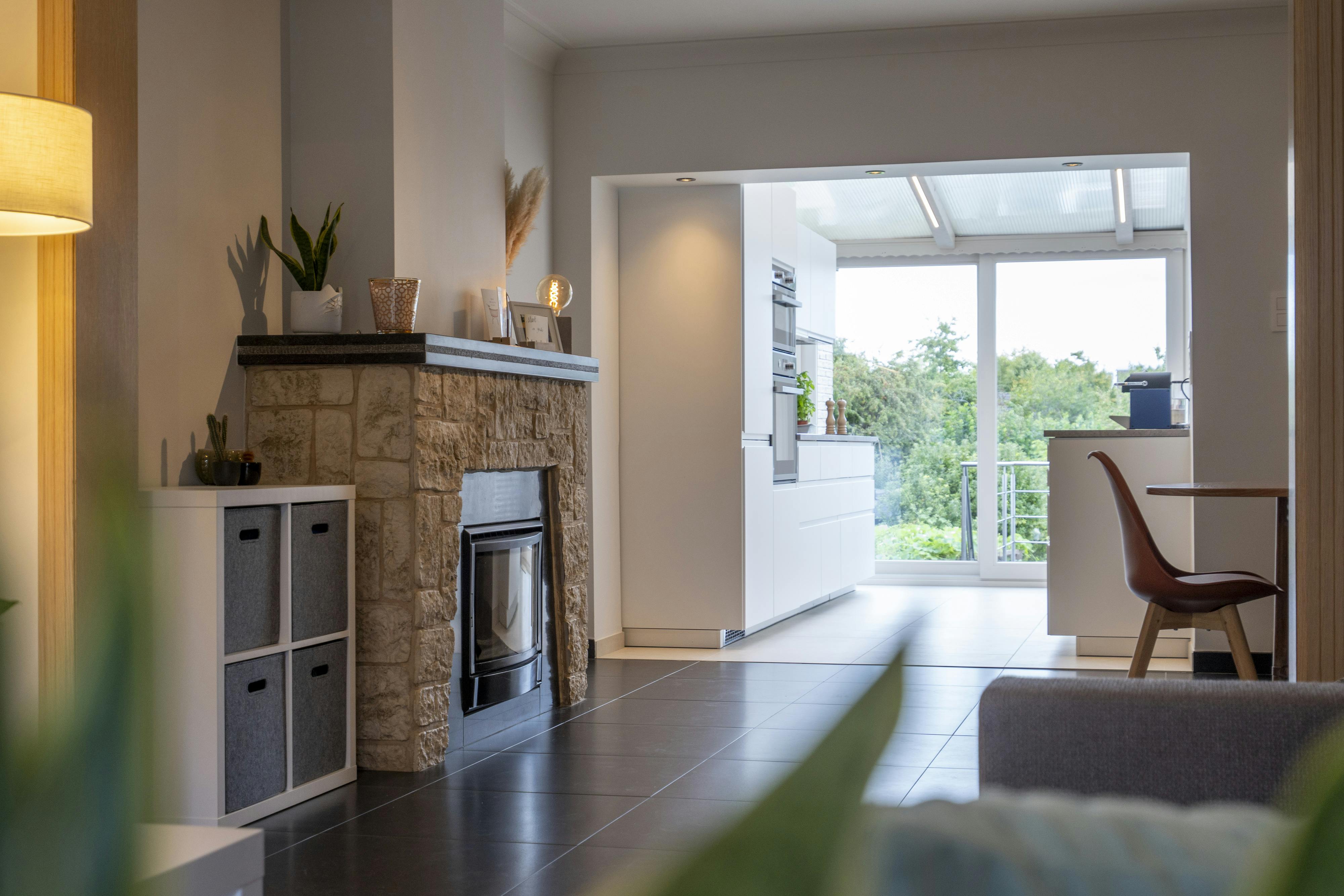 Gerenoveerde instapklare bel-etage woning te koop in Wevelgem! foto 2