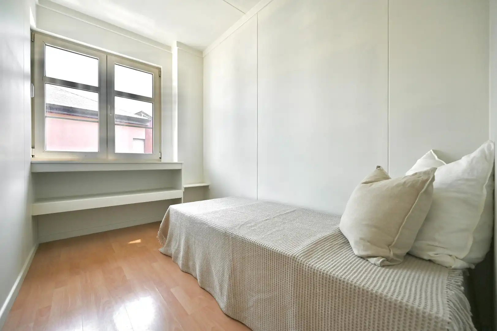 Gezellige 4-slaapkamerwoning met tuin & zwembad foto 23