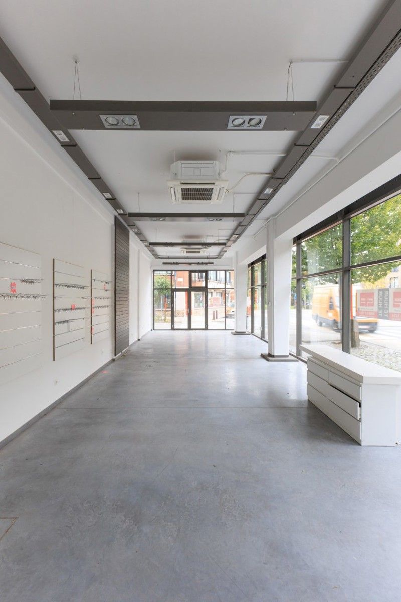 Ruim commercieel pand foto 5