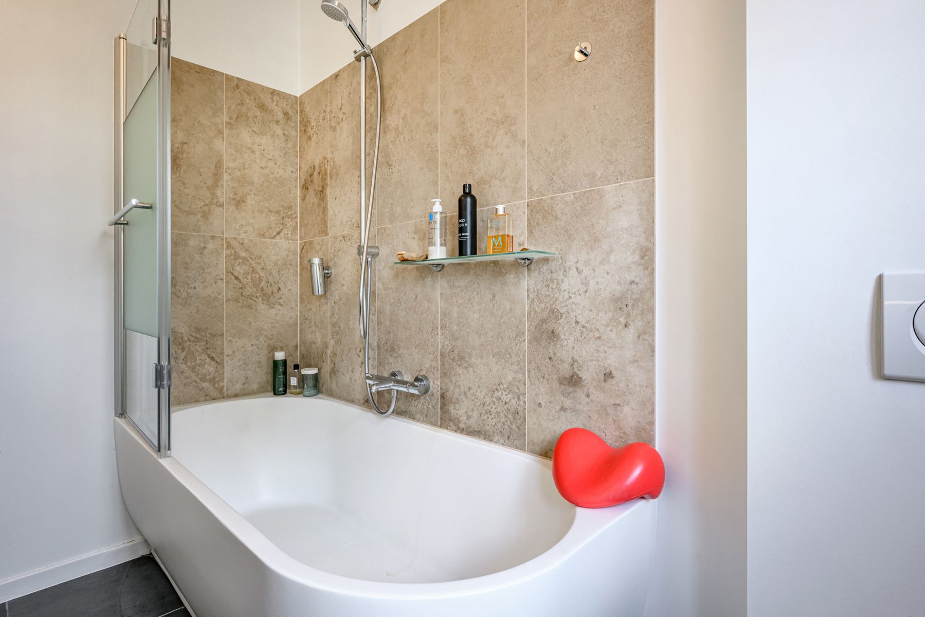 Perfect onderhouden woning met ruim groenterras foto 16