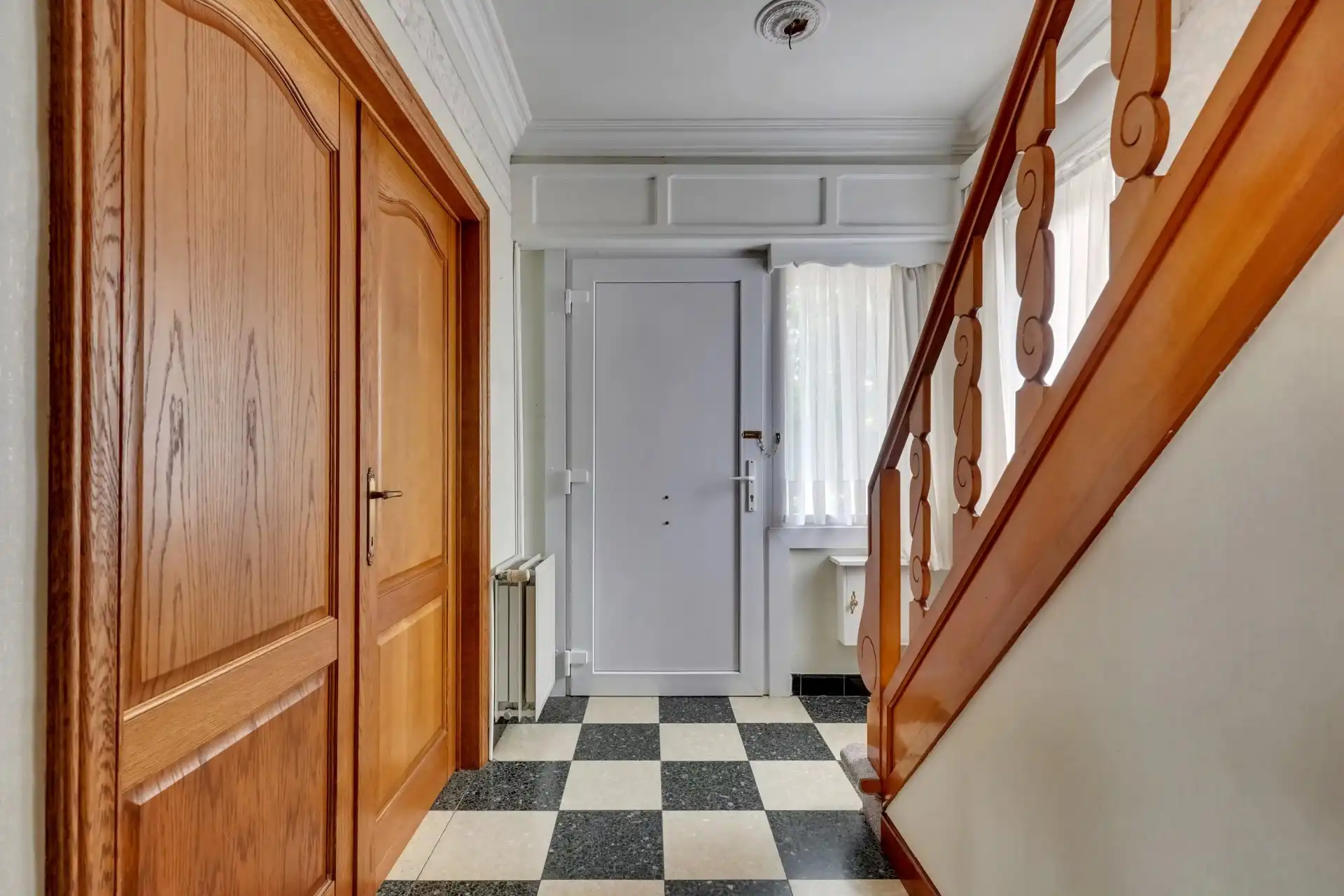 Ruime woning met potentiële bouwgrond foto 4