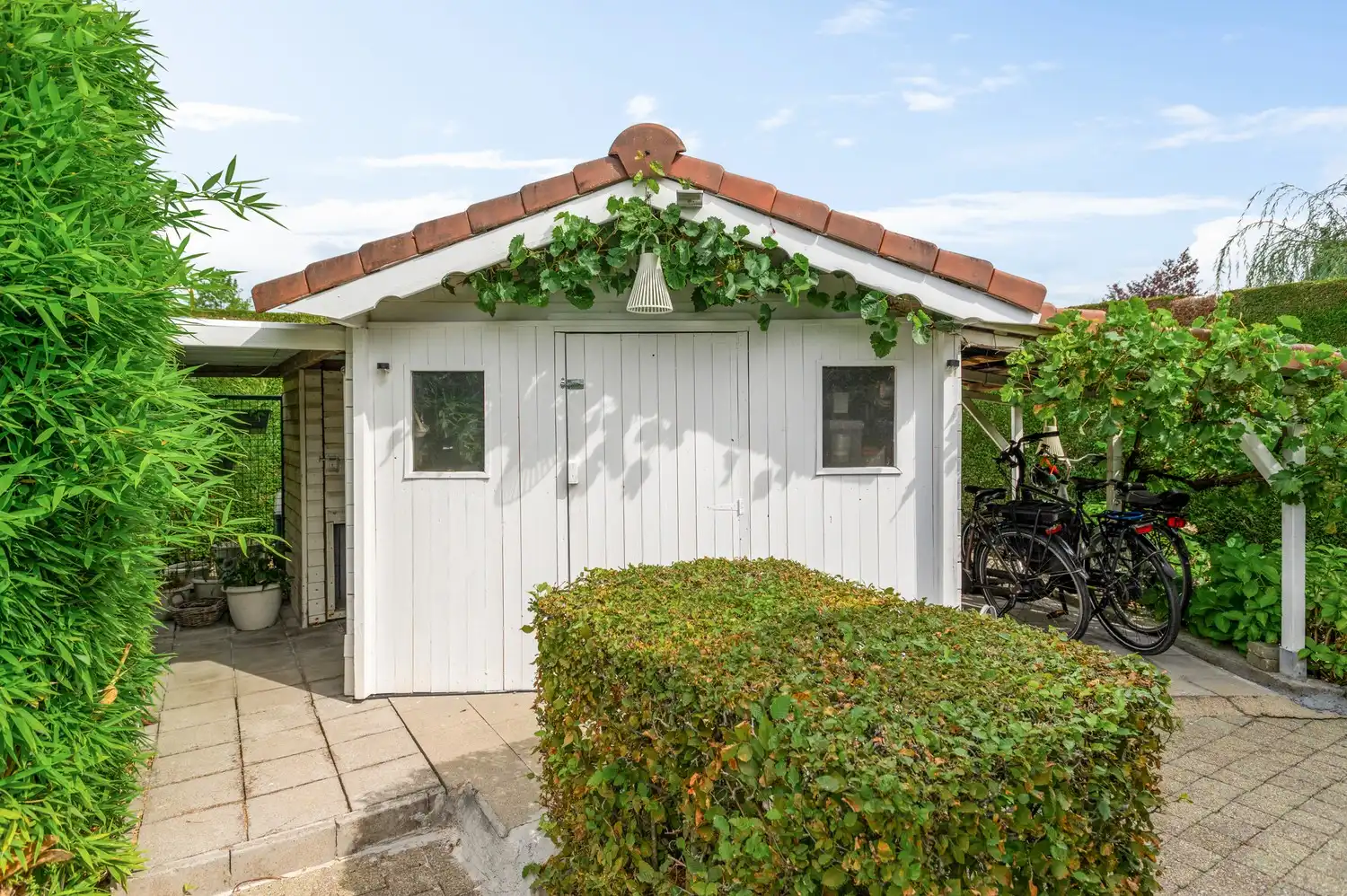 Instapklare laagbouwwoning met 3 slaapkamers & idyllische tuin te Lier foto 31