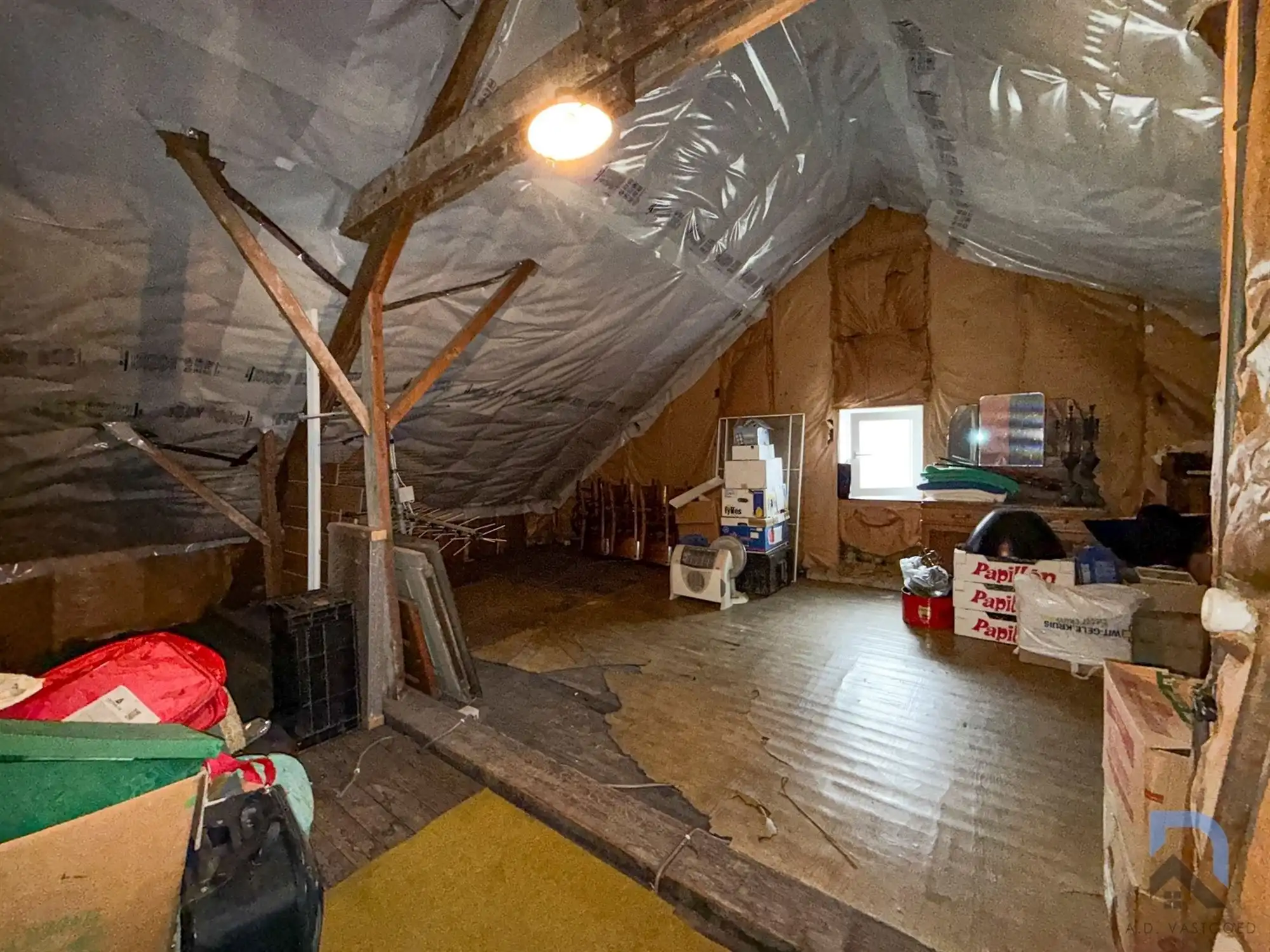 Woning op toplocatie met grote tuin foto 17