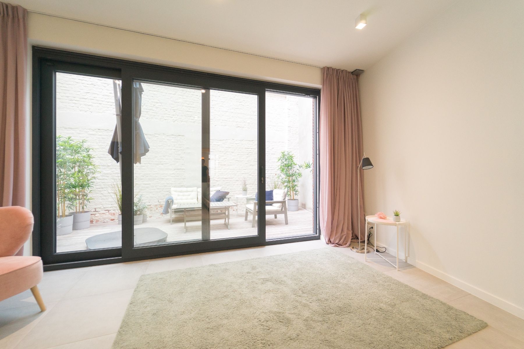 Ruime woning met bureel op gelijkvloers & 4 terrassen in hartje Gent foto 12