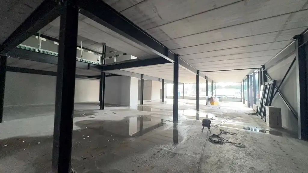 Nieuwbouw showroom met magazijn te huur langs N43 in Sint-Denijs-Westrem foto 3