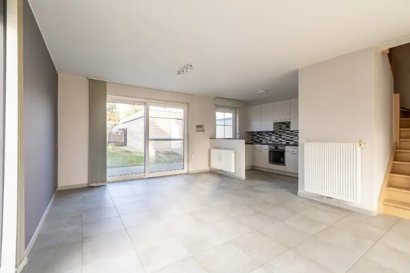 Halfopen woning met 4 slaapkamers en tuin nabij station Ingelmunster foto 4