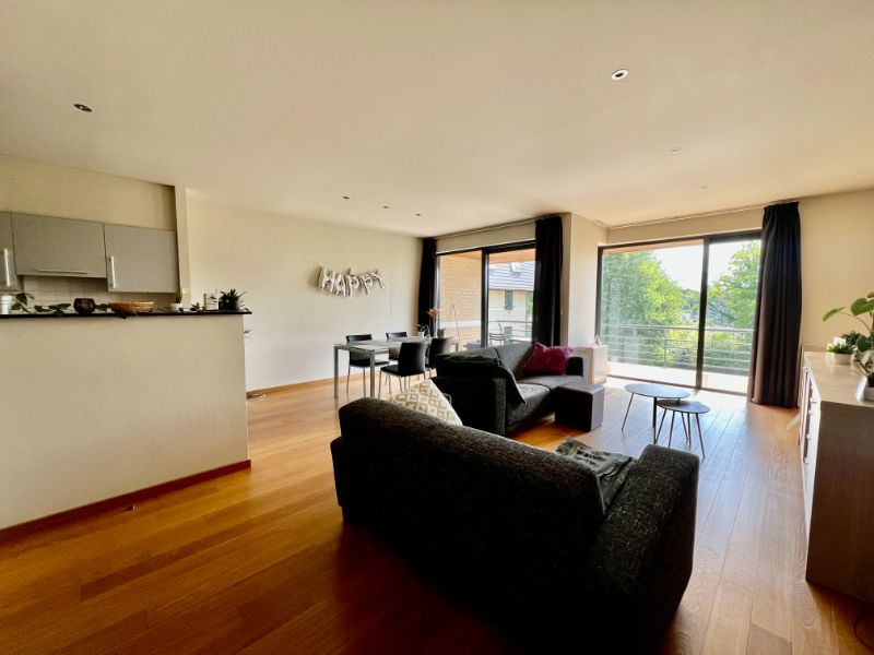 RUSTIG GELEGEN 2- SLAAPKAMERAPPARTEMENT MET TERRAS EN GARAGE foto 4
