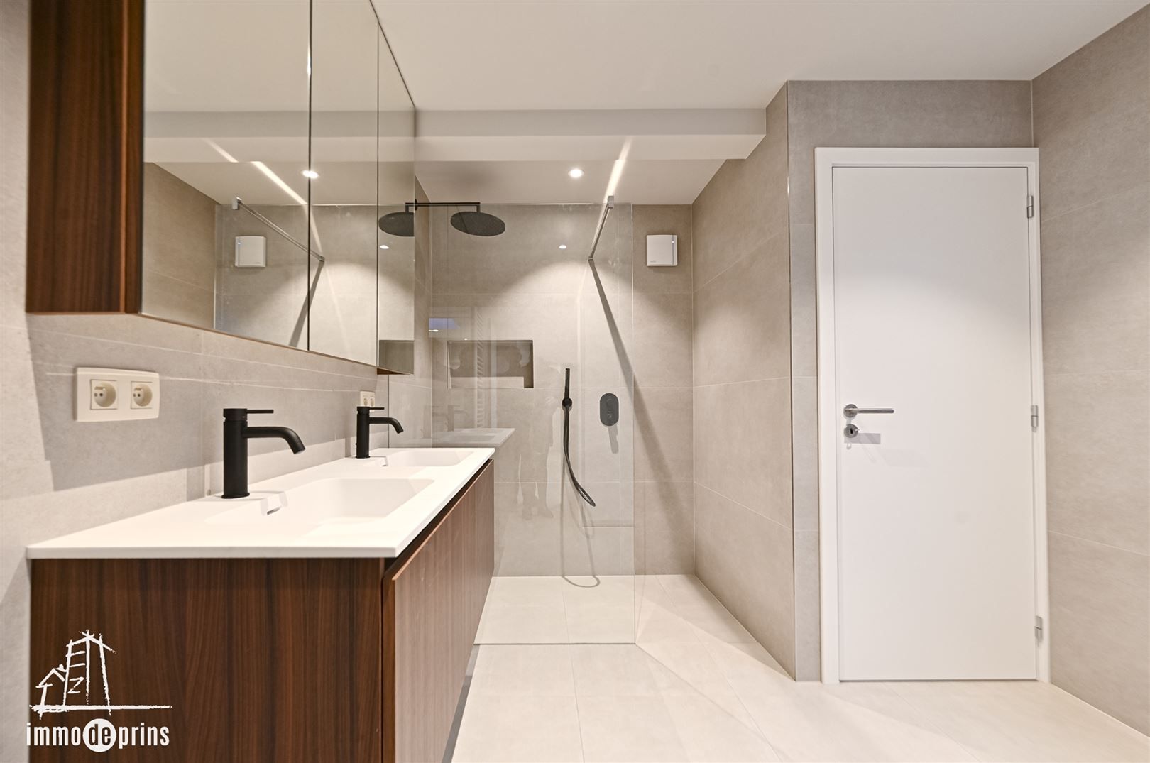 Halfopen bebouwing foto 7