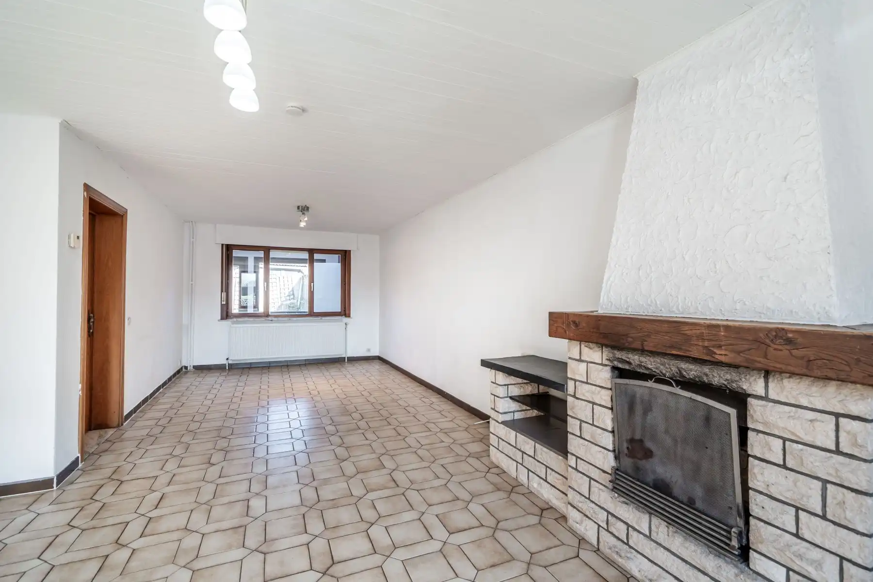 Grote woning in de dorpskern van Meerbeek foto 3