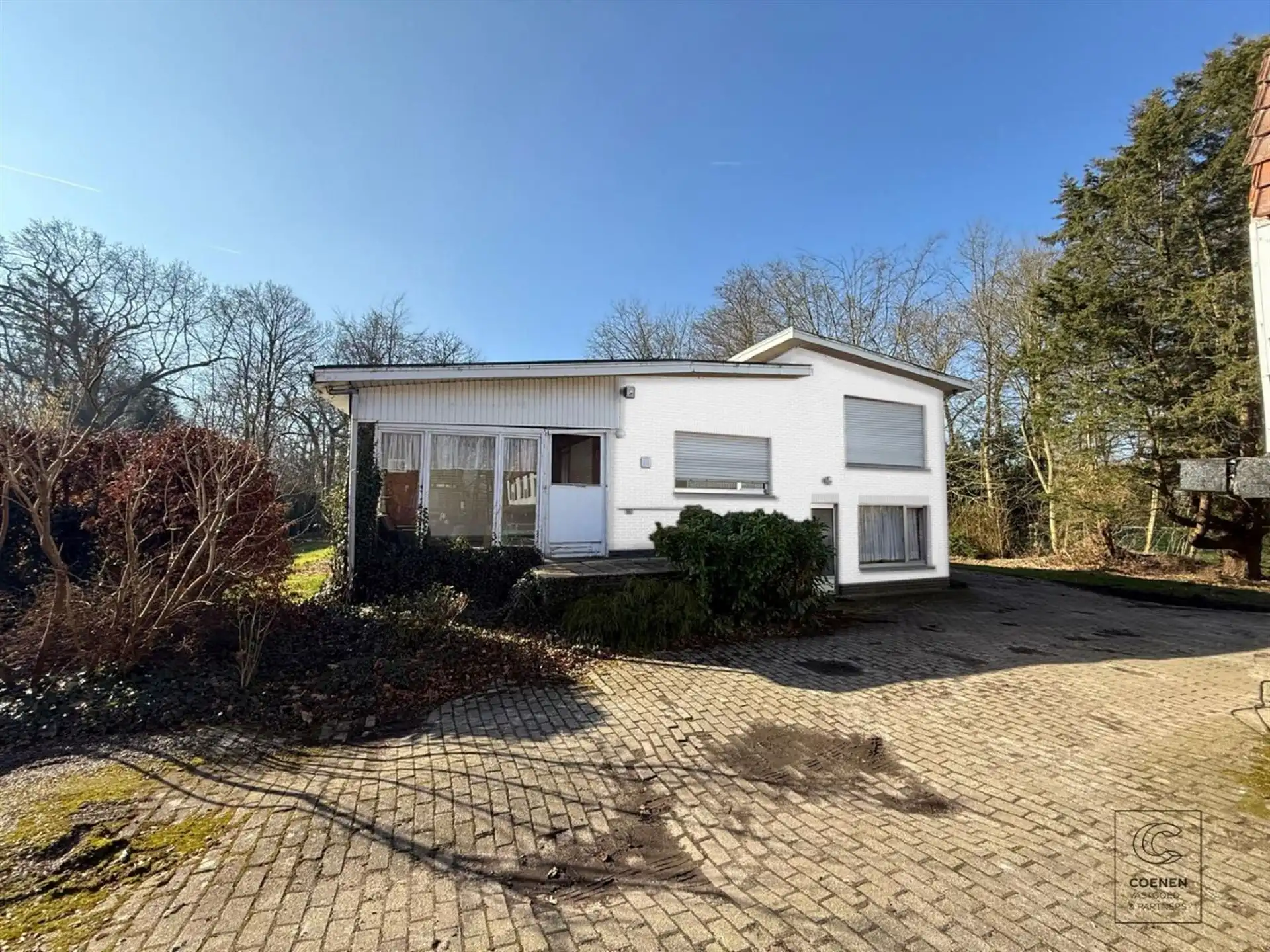 Te renoveren woning met 4 à 5 slpk' s, 236 m² bew. opp. op perceel van 3.990 m²! foto 21