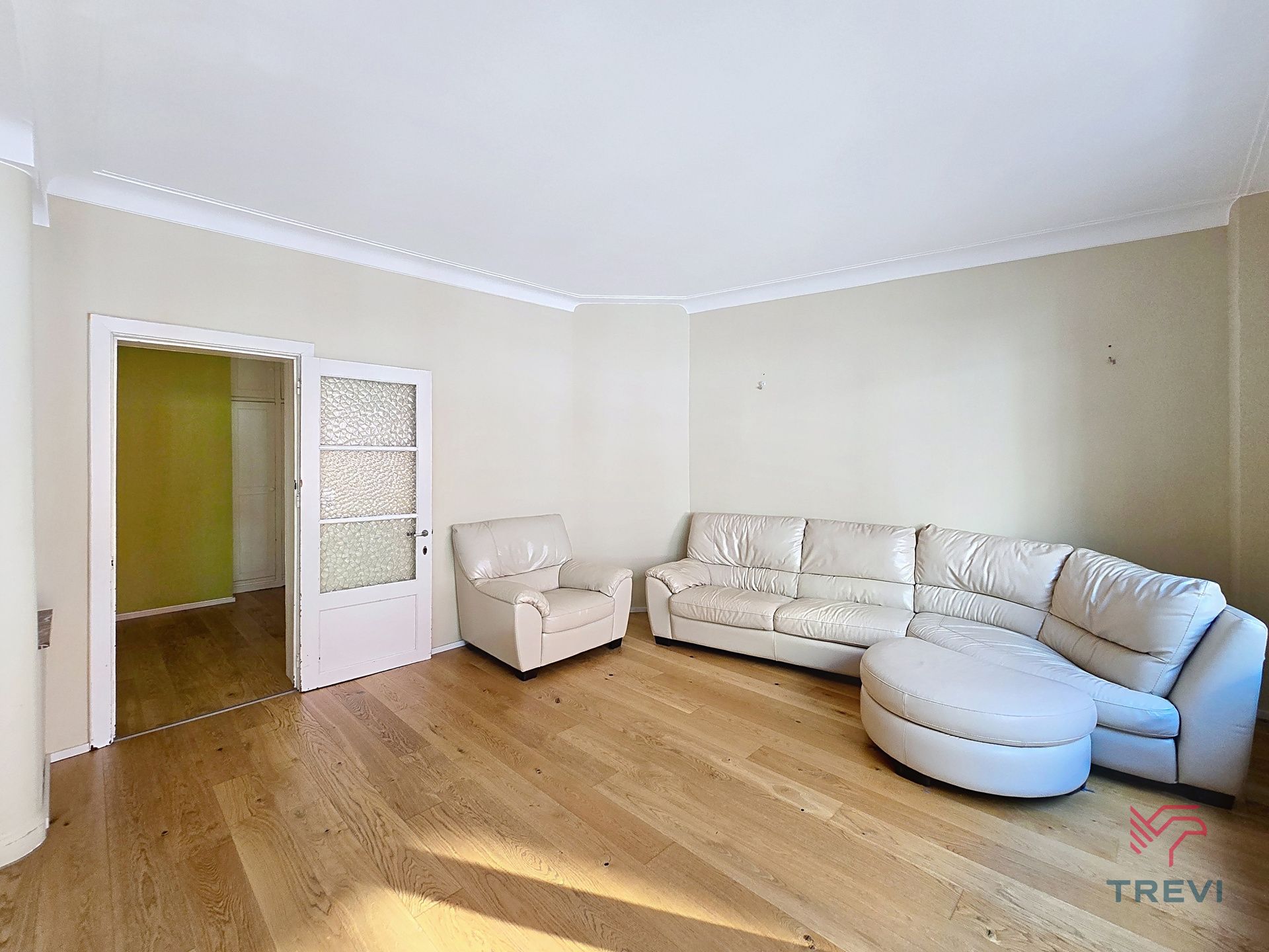 Ruim huis van ± 240 m², ideaal voor een woongroep foto 7