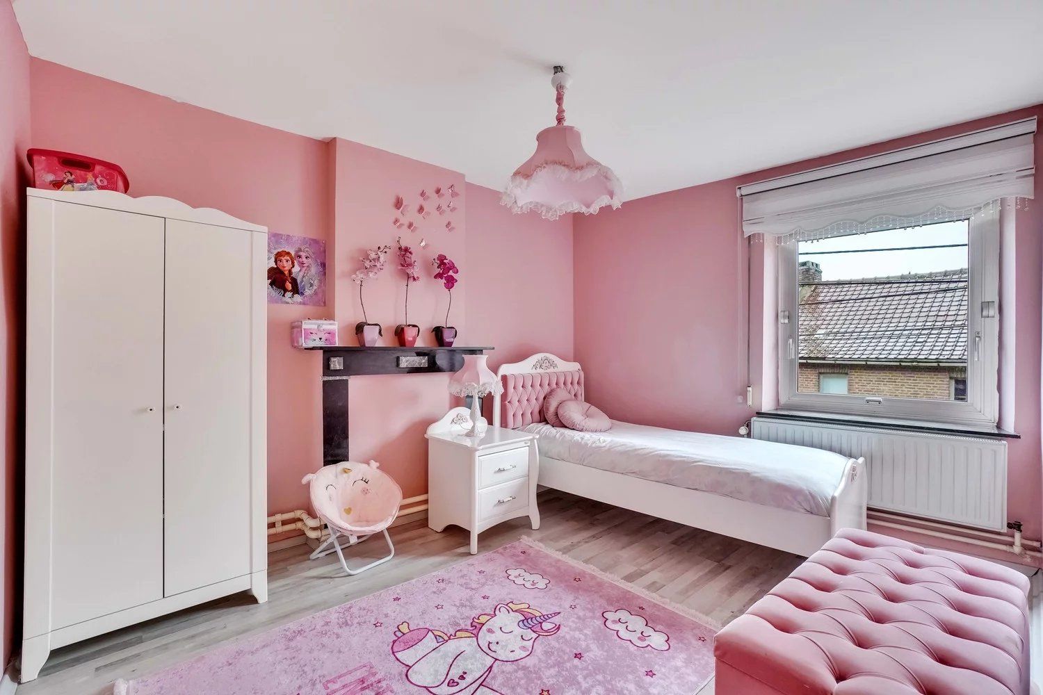Gerenoveerde gezinswoning met vier slaapkamers foto 9