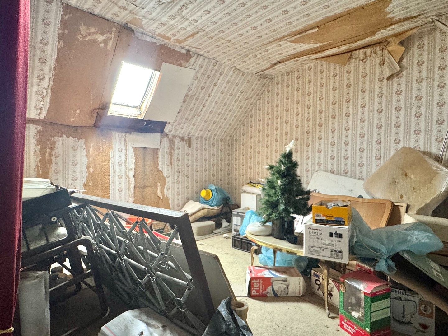 Halfopen woning te koop in Hulste met tuin, mogelijkheid tot 6 slaapkamers en garage. foto 16