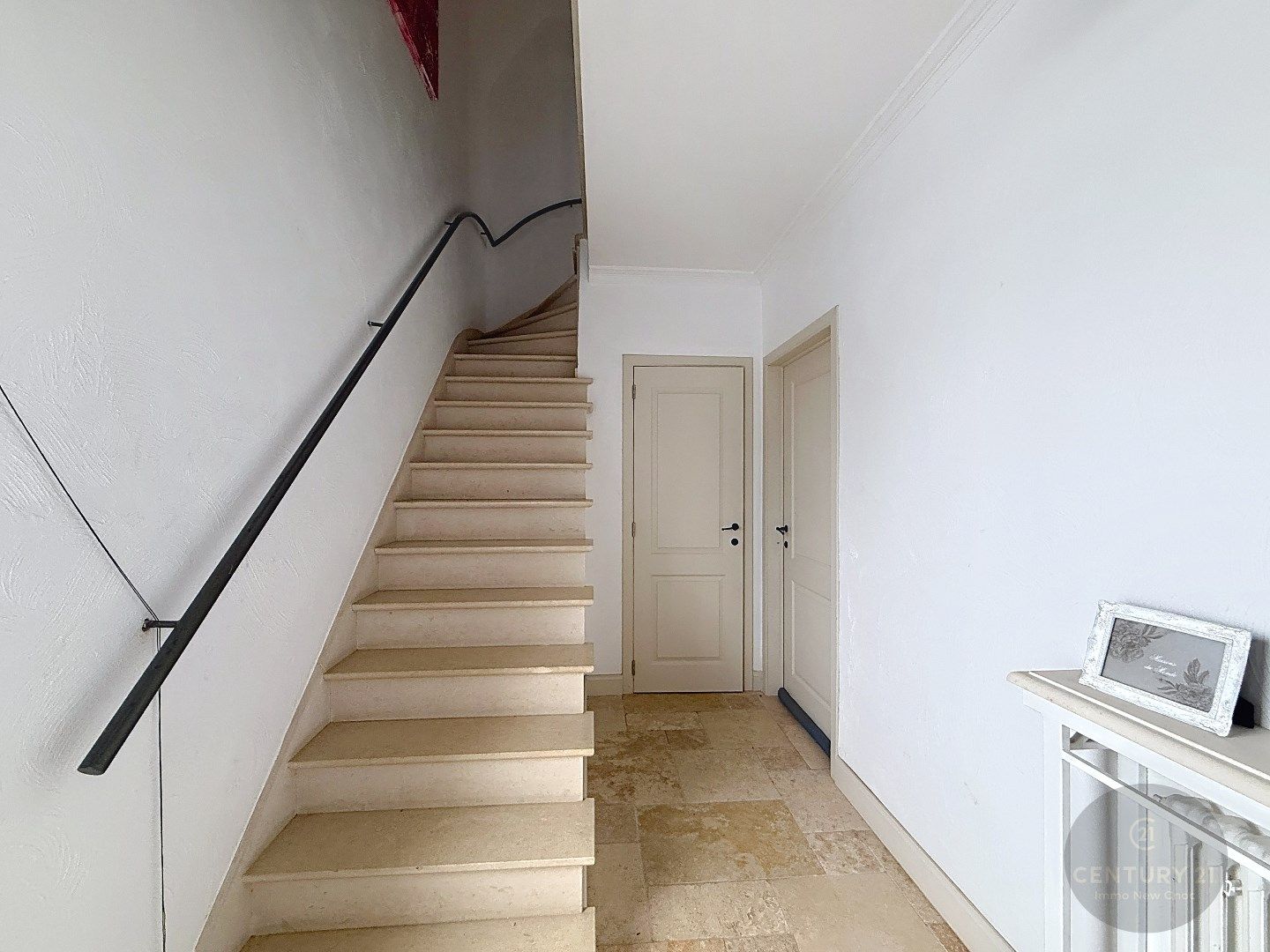 RUIME WONING met LOODS en WERKPLAATS foto 12