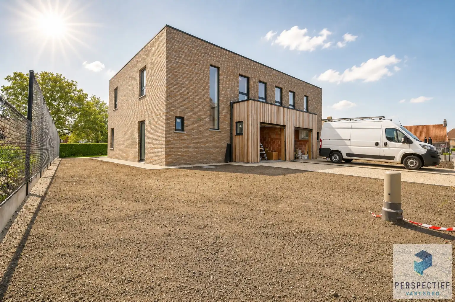 Rustig gelegen afgewerkte moderne nieuwbouwwoning (BEN) met garage en tuin foto 4