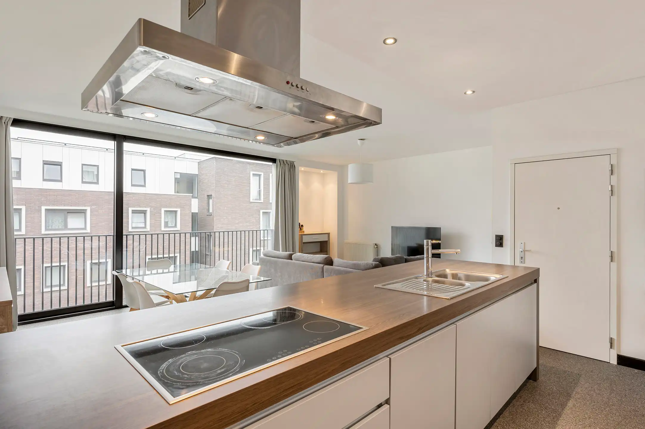 Ruim appartement met twee slaapkamers, terras en twee parkeerplaatsen in Residentie Viaduct-Dam foto 6