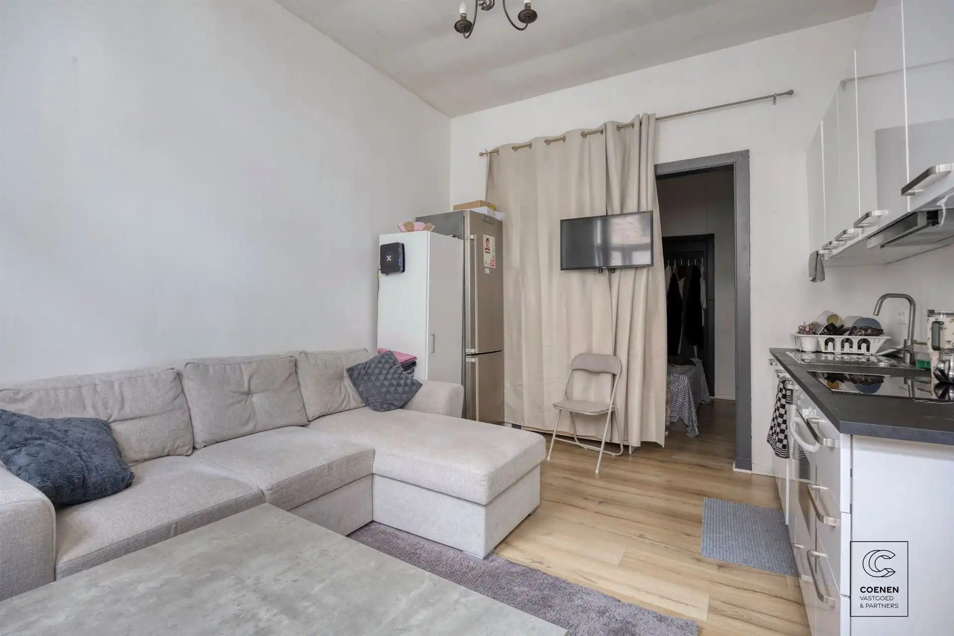 Ruime woning, momenteel ingericht als 4 studio's! foto 4