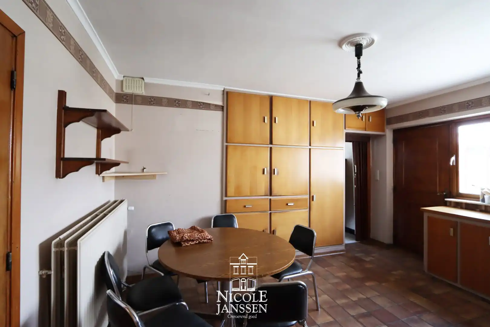 Woning met loods/stallen foto 7