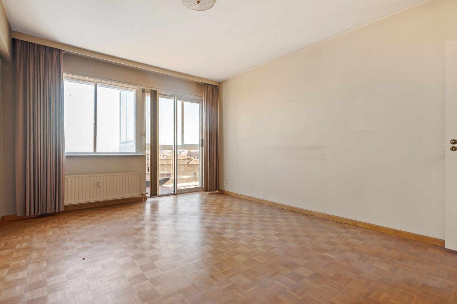 Te renoveren 3 slaapkamer appartement met prachtig uitzicht op de kathedraal in het centrum van Antwerpen! foto 22