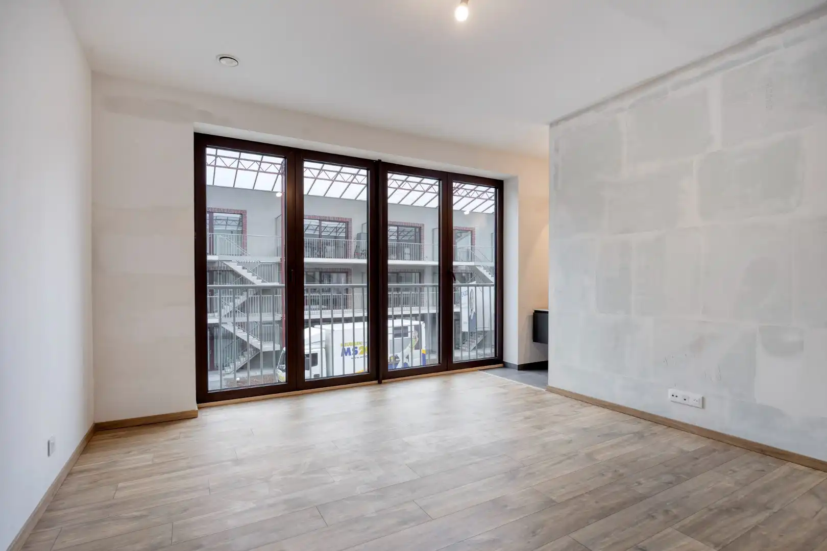 Nieuwbouwwoning met 3 slaapkamers, 3 badkamers, tuin, terras en autostaanplaats in Tienen – EPC 27 kWh/m² - bewoonbare opp. 172 m² foto 18