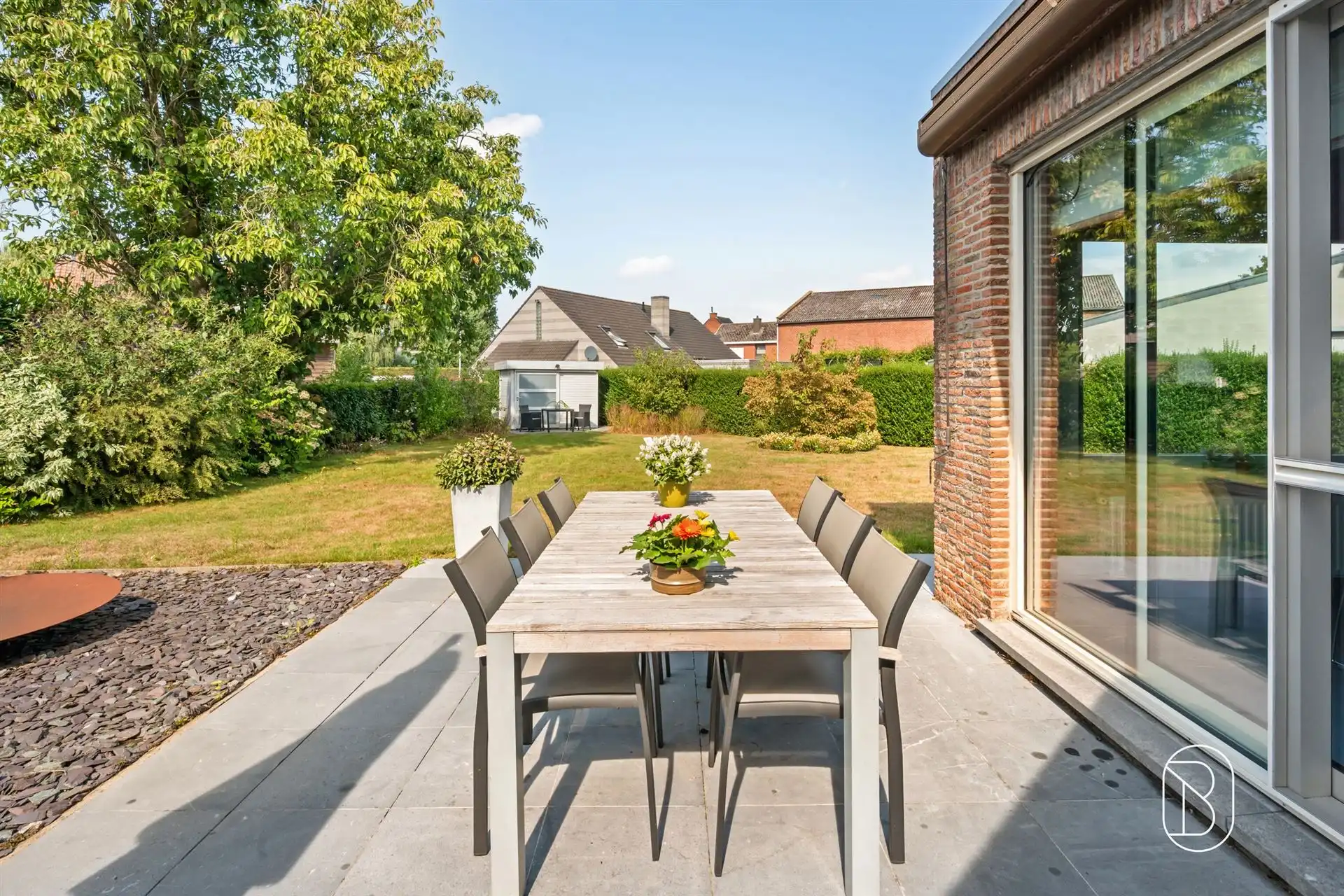 Ruime villa met praktijkruimte in doodlopende straat foto 4