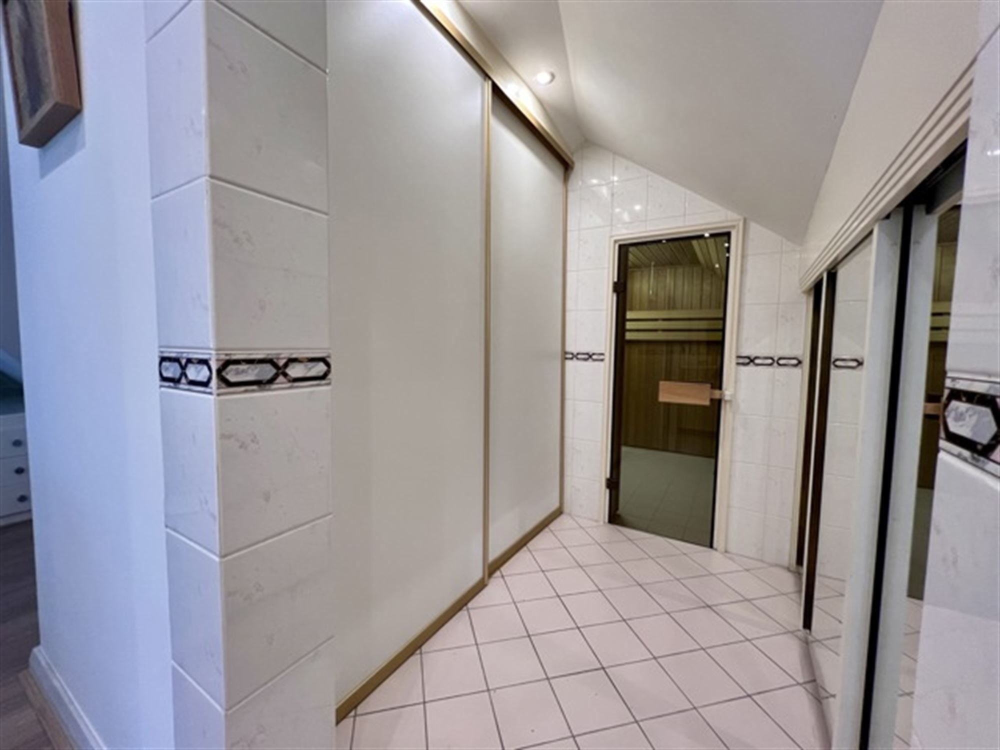 Statig landgoed met binnenzwembad op toplocatie foto 65