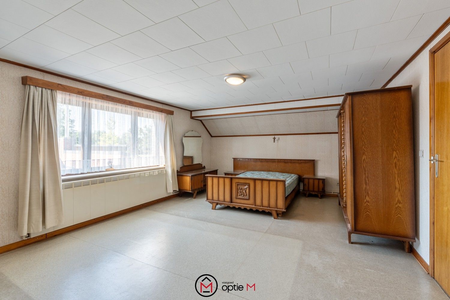 Te renoveren woning met ruim werkhuis foto 22