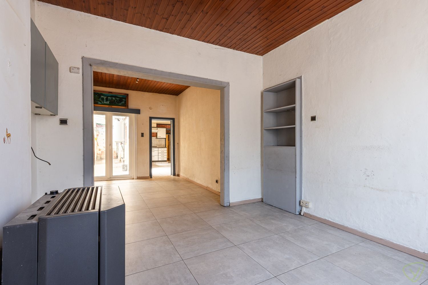 Ruime woning met potentieel en gunstige ligging te Eeklo foto 5
