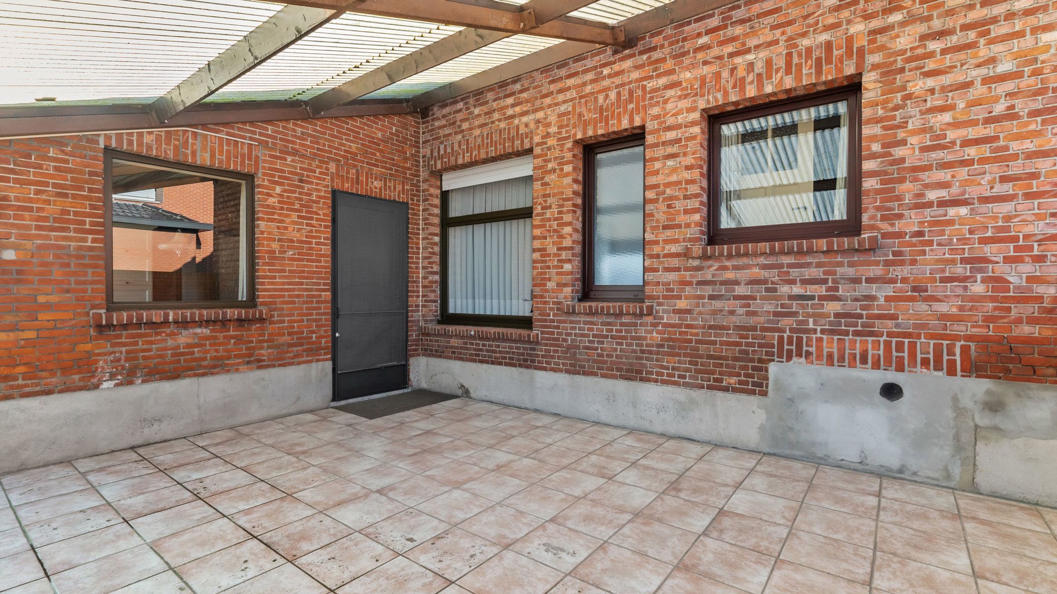 Te renoveren woning met vrij zicht over weilanden foto 23
