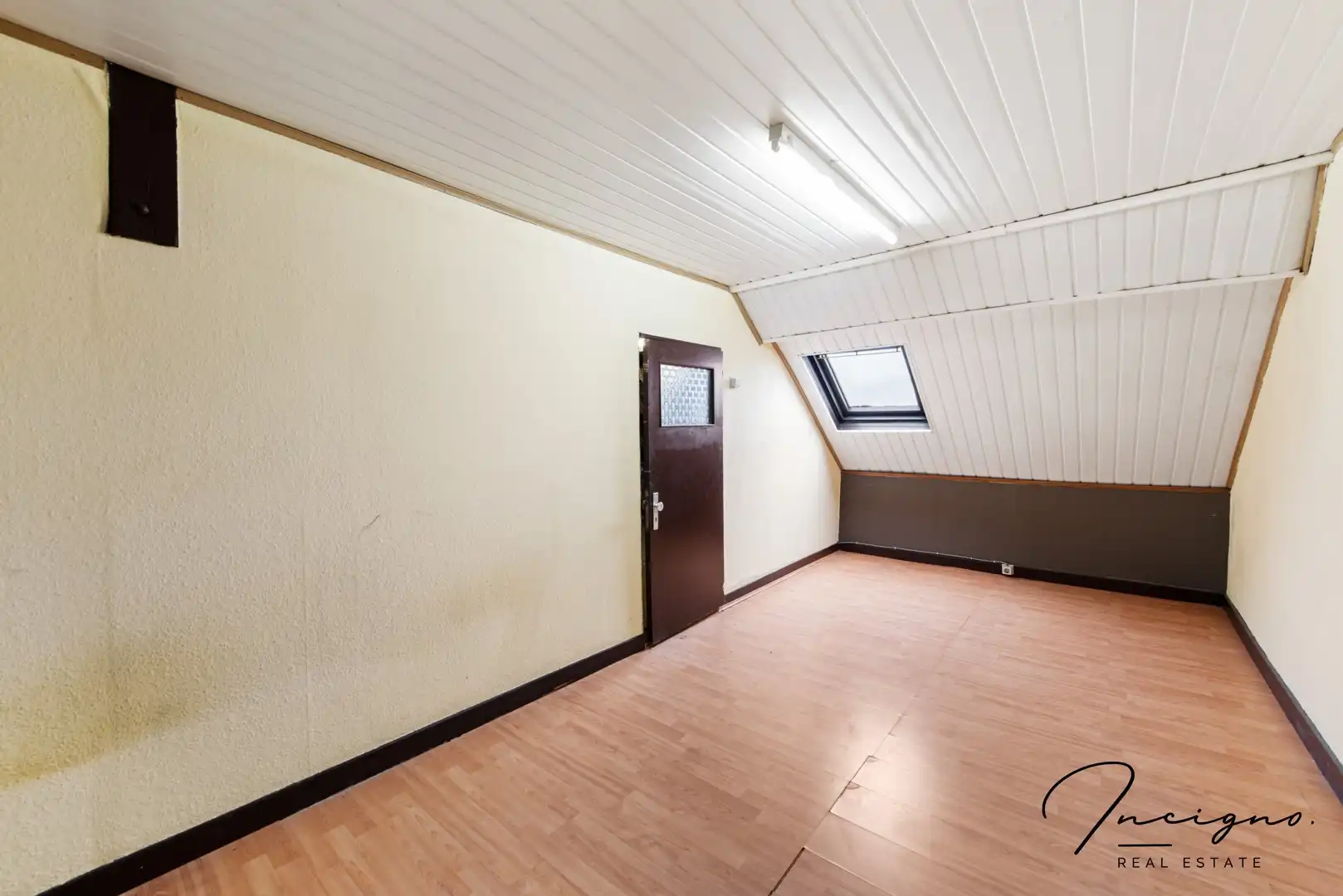 Op te frissen rijwoning met 4 slaapkamers & stadskoer foto 15