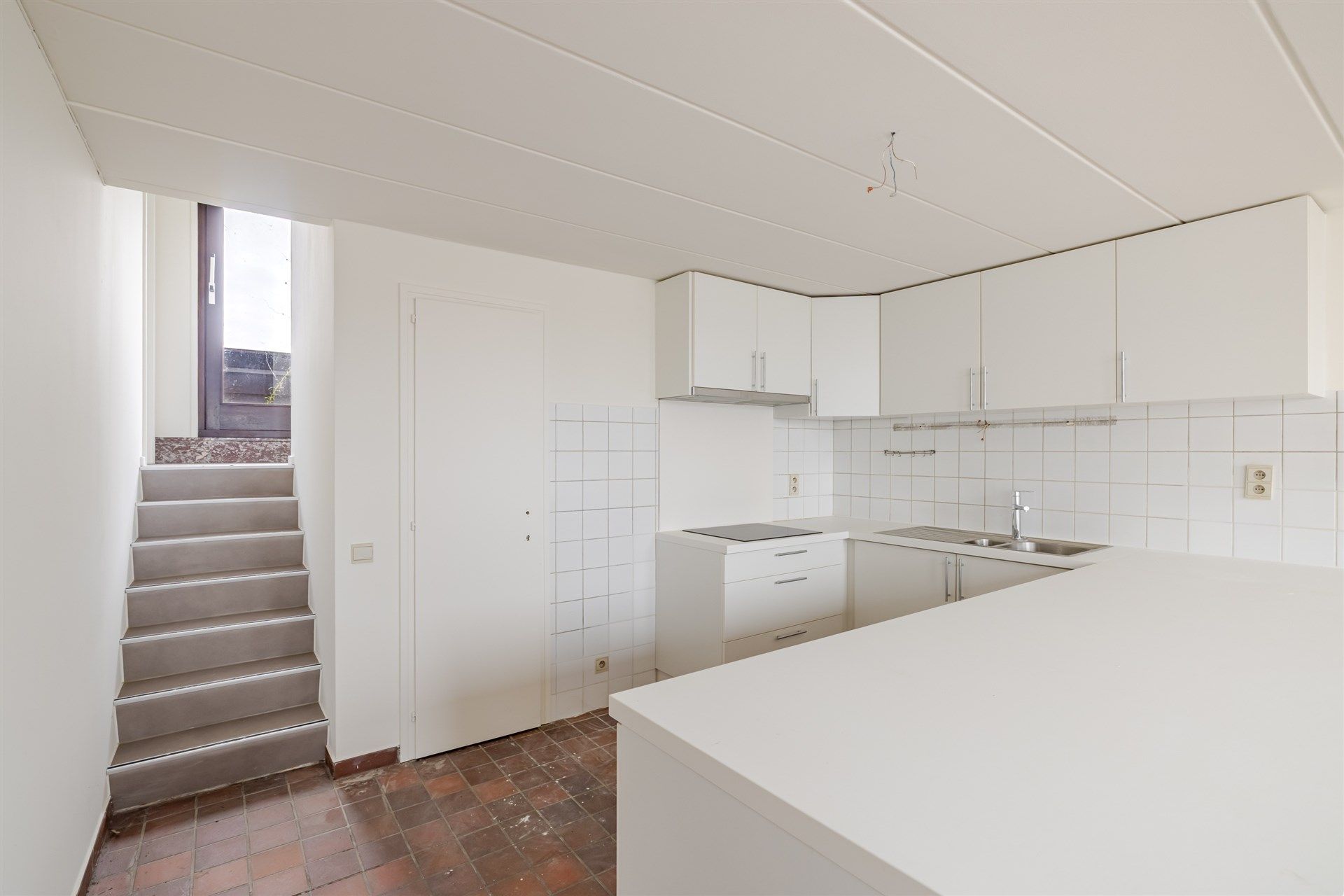 Opbrengsteigendom bestaande uit 7 appartementen + 1 kantoorruimte + 13 overdekte autostaanplaatsen foto 17