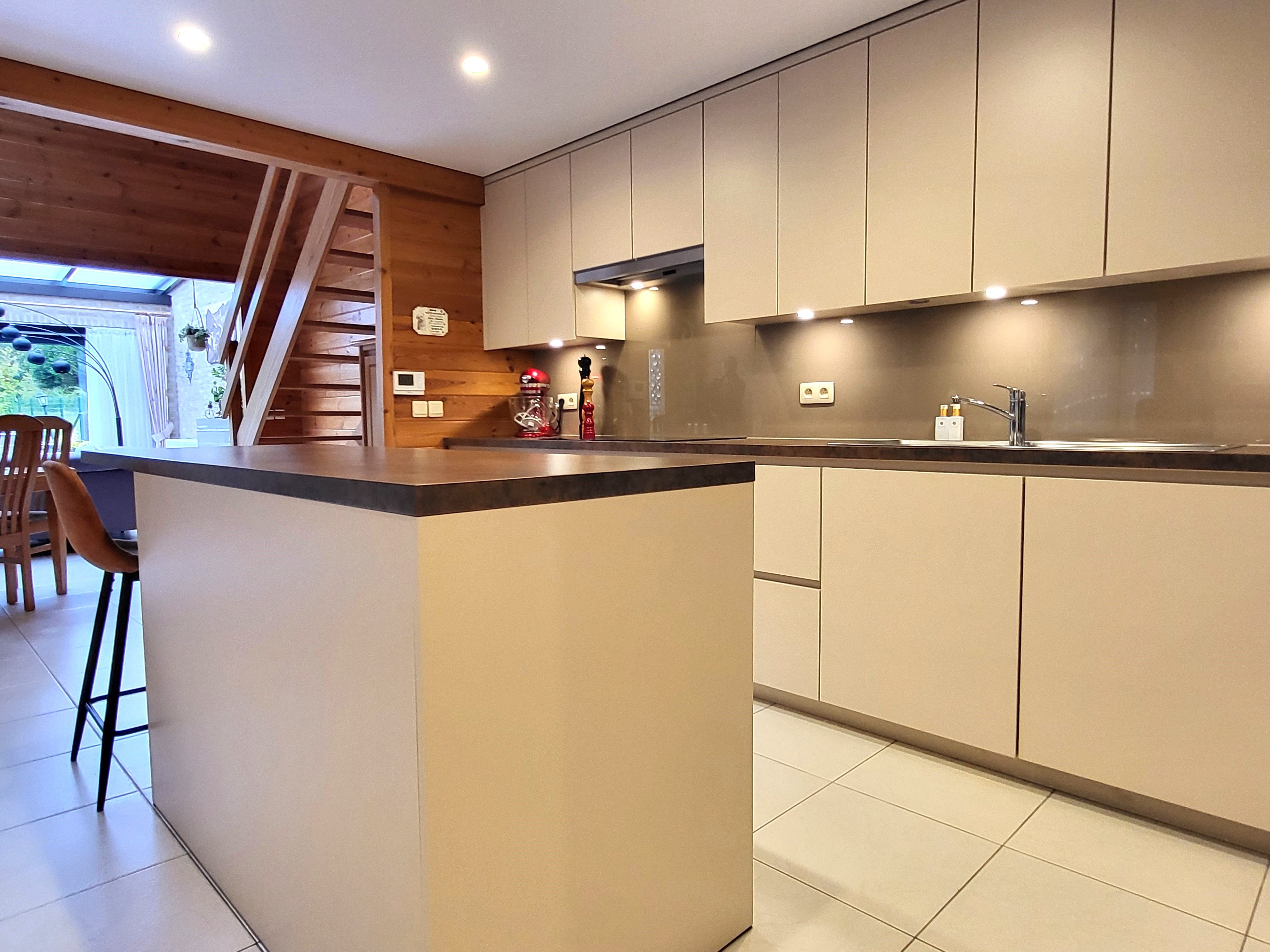 Charmante instapklare woning op 976m² met 3 slaapkamers, leefveranda en mooie grote tuin!  foto 12
