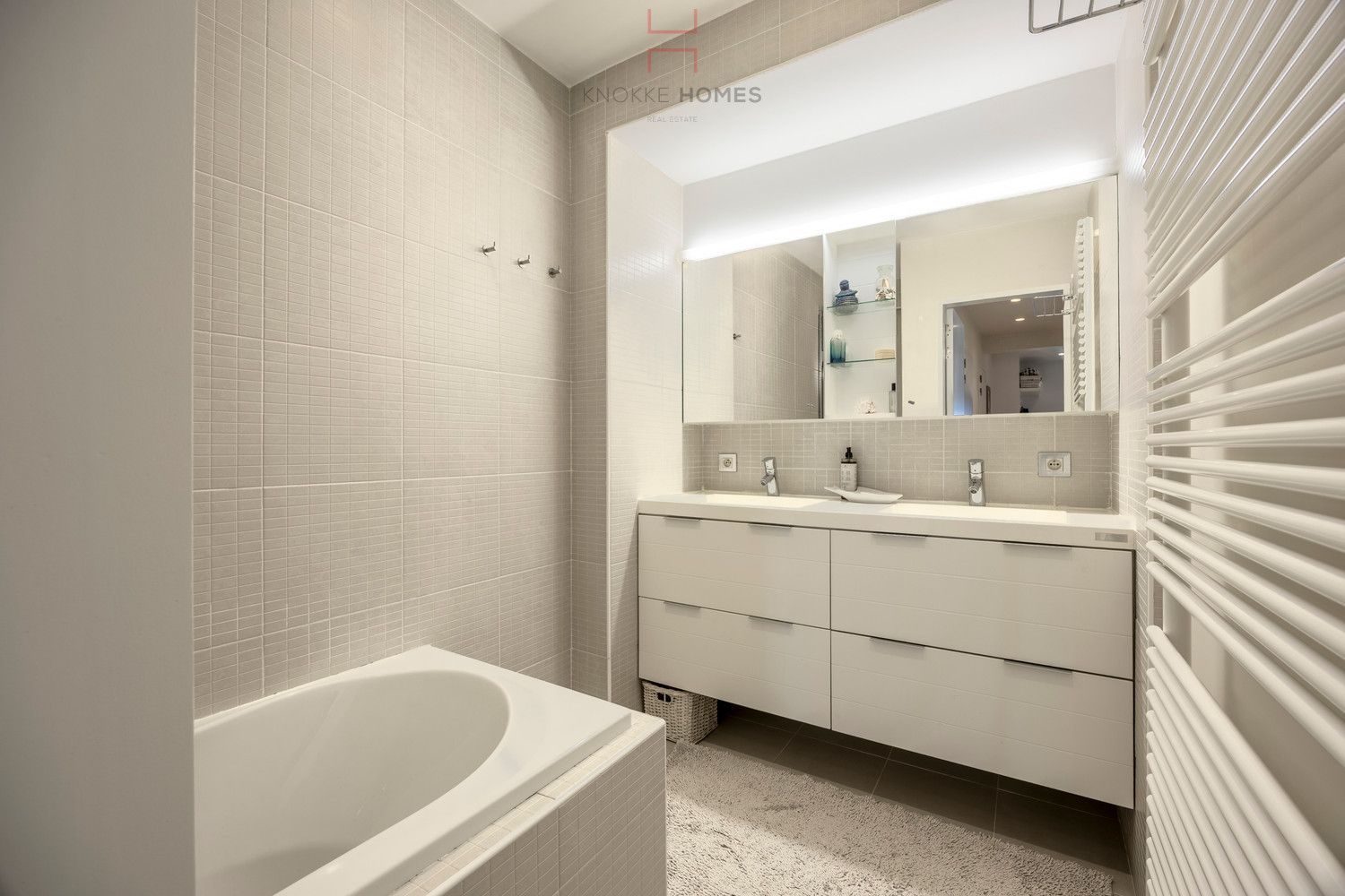 Prachtig hoekappartement op de zeedijk in Duinbergen foto 12