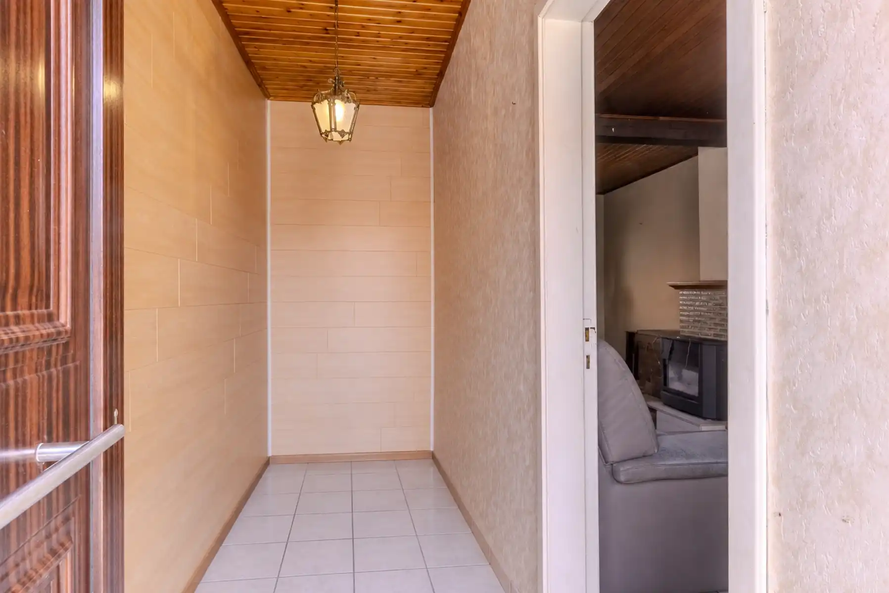 Volledig te renoveren woning met 2 slpks en garage op 540m2 foto 3
