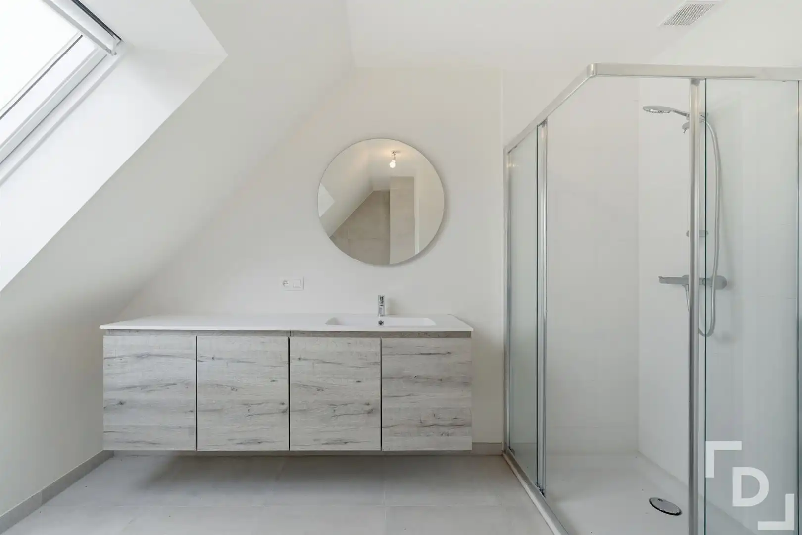 Nieuwbouwappartement met 2 terrassen en garage te koop in het hart van Proven. foto 5