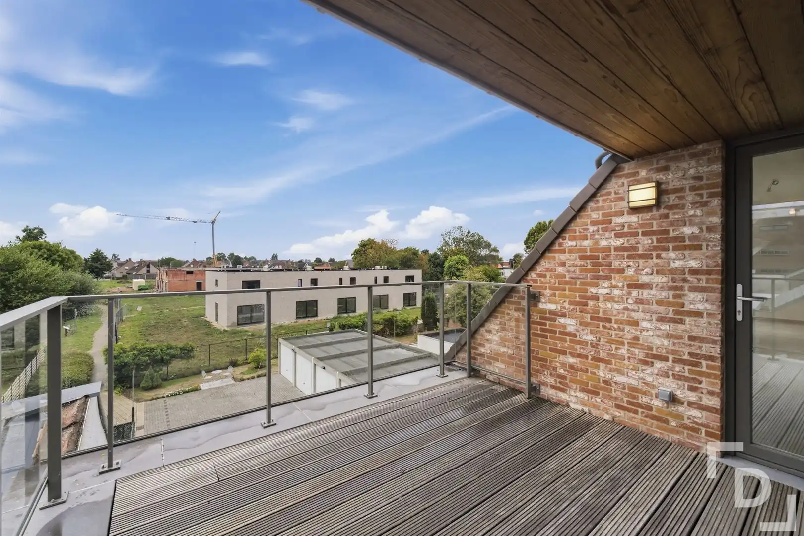 Nieuwbouwappartement met 2 terrassen en garage. foto 5
