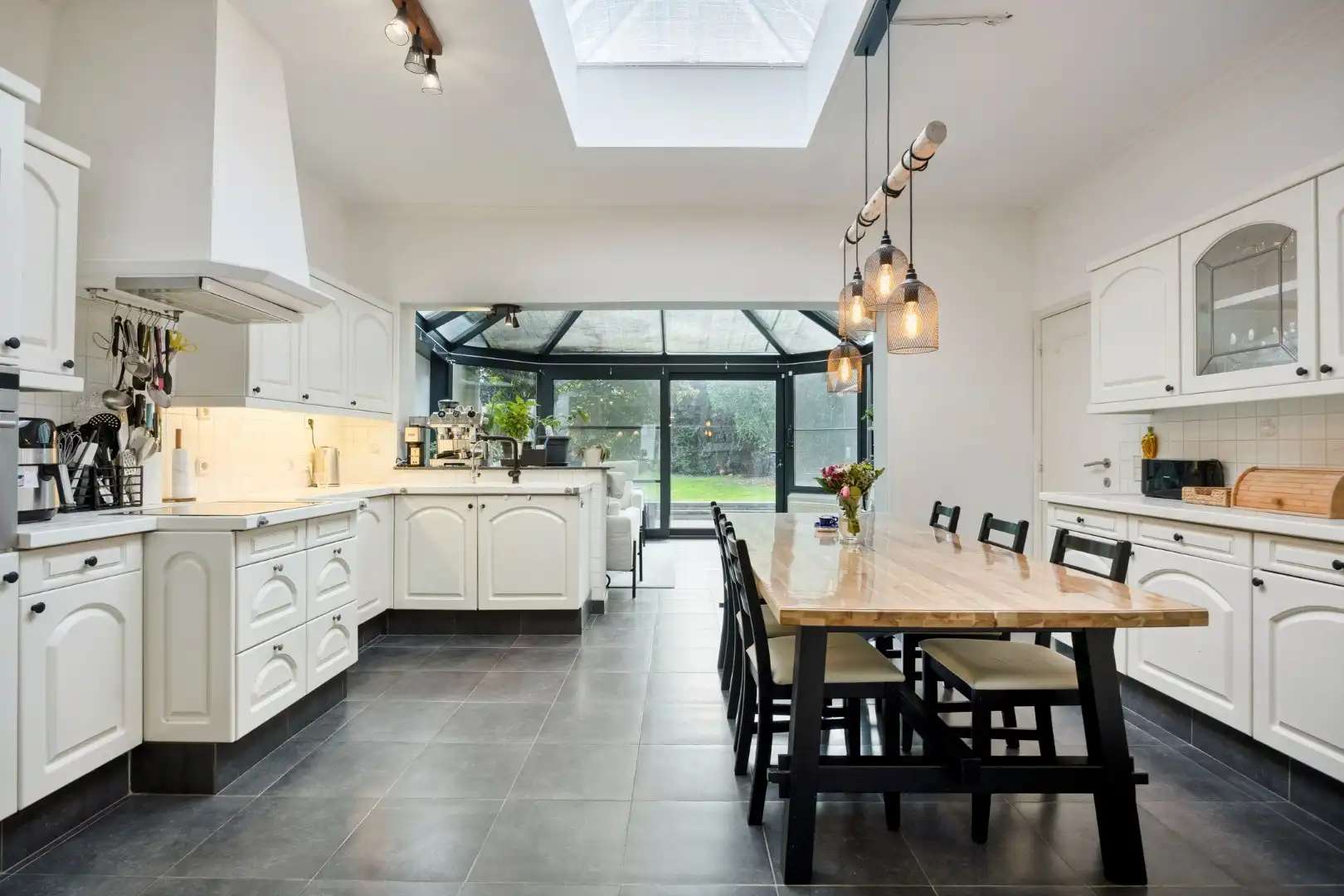 Woning met 3 ruime slaapkamers, bureau, tuin , kelder en zolder in Kessel-Lo! - EPC 198 kWh/m² - bewoonbare opp. 233 m² foto 5