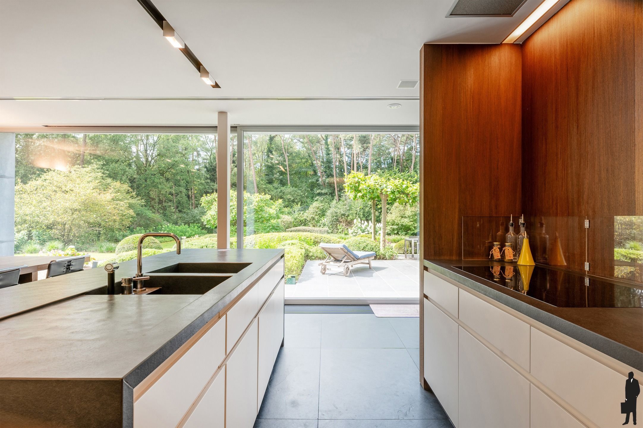 Een tijdloze statige villa, in perfecte staat van onderhoud op 5.040 m² grond! foto 12