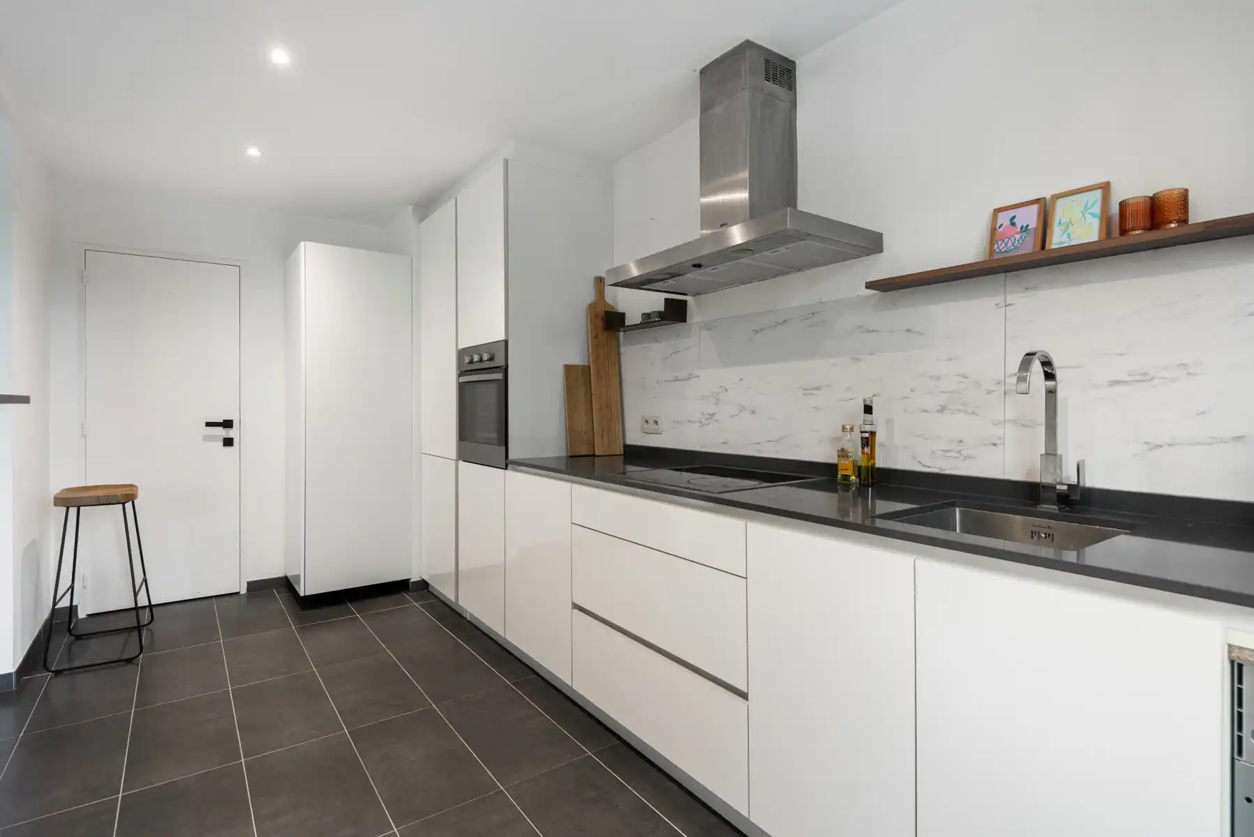 Atypisch ruim appartement met drie slaapkamers foto 13