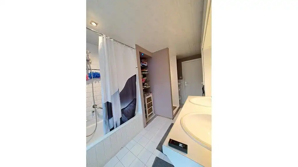 Ruime woning met garage te koop in Assebroek Brugge foto 9
