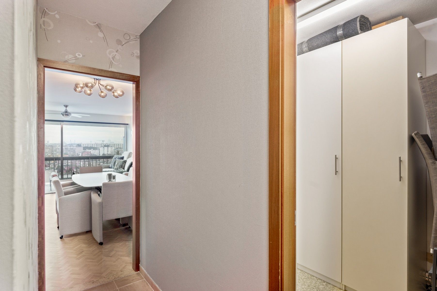 Prachtig appartement met panoramisch zicht en 3 staanplaatsen foto 11