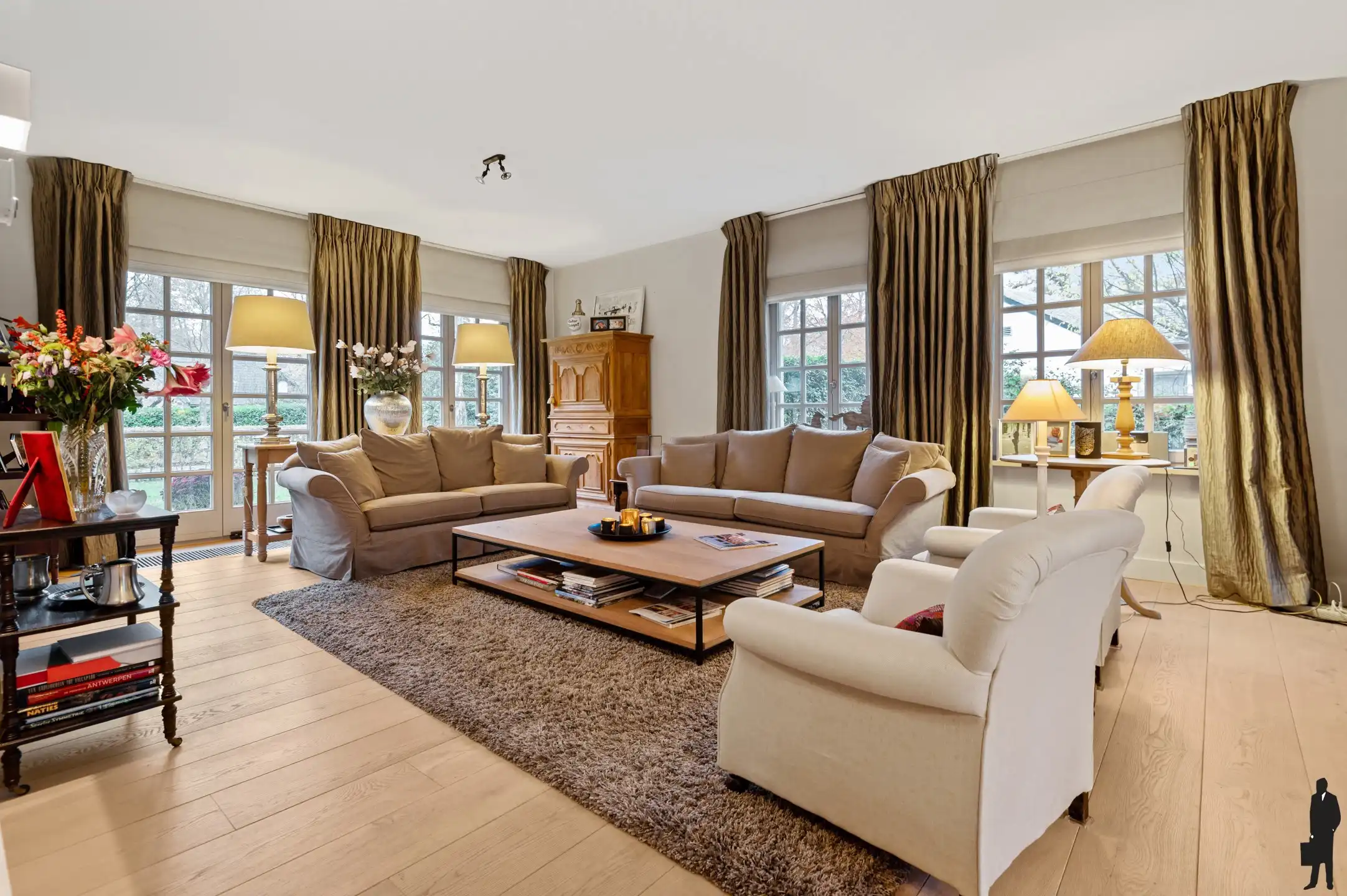 Prachtige villa met uitzicht op de weilanden van het kasteel foto 8