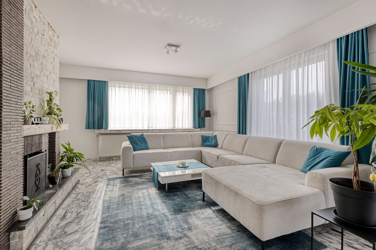 Karaktervolle gerenoveerde statige villa nabij Spuikom te koop foto 14