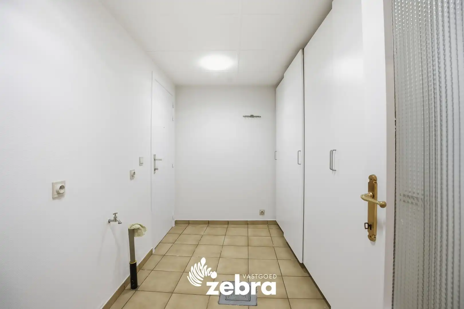 Stijlvolle, volledig gemeubelde karakterwoning in het centrum van Roeselare! foto 30