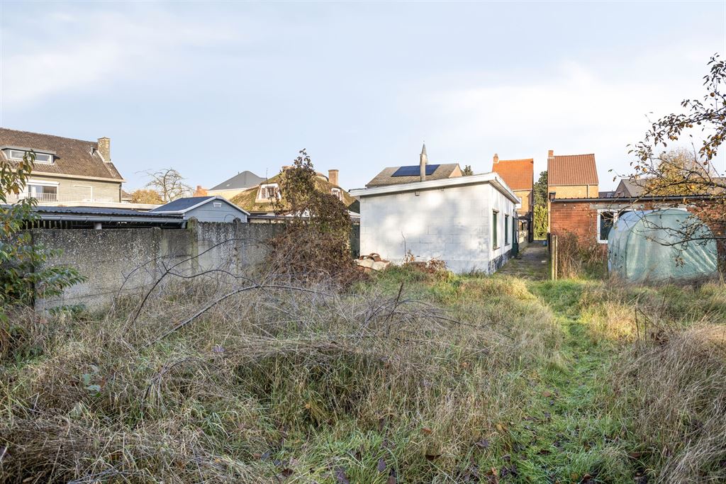 Te renoveren woning op een gunstige locatie foto 14