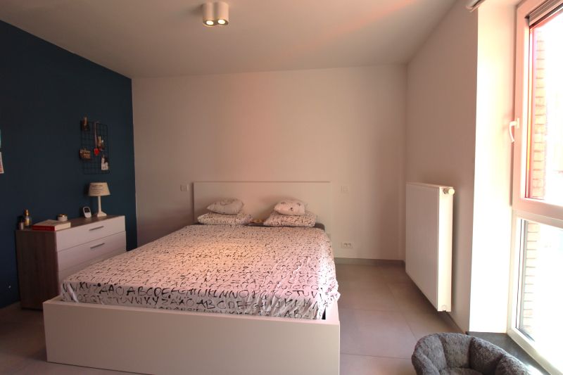​​​​​​​Recente halfopen woning in centrum van Heule foto 10